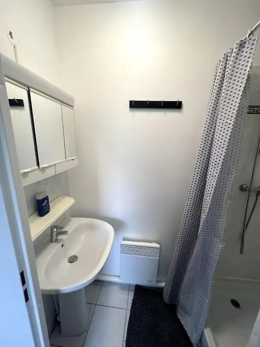 Ds Appartement Elegant Au Pieds Du Tramway Vitry-sur-Seine 0*,  France